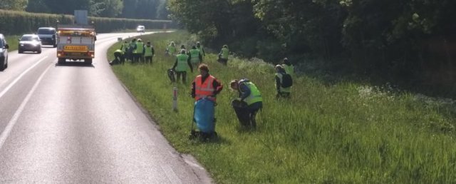 Zwerfafvalbrigade veilig op pad langs N327 ﻿