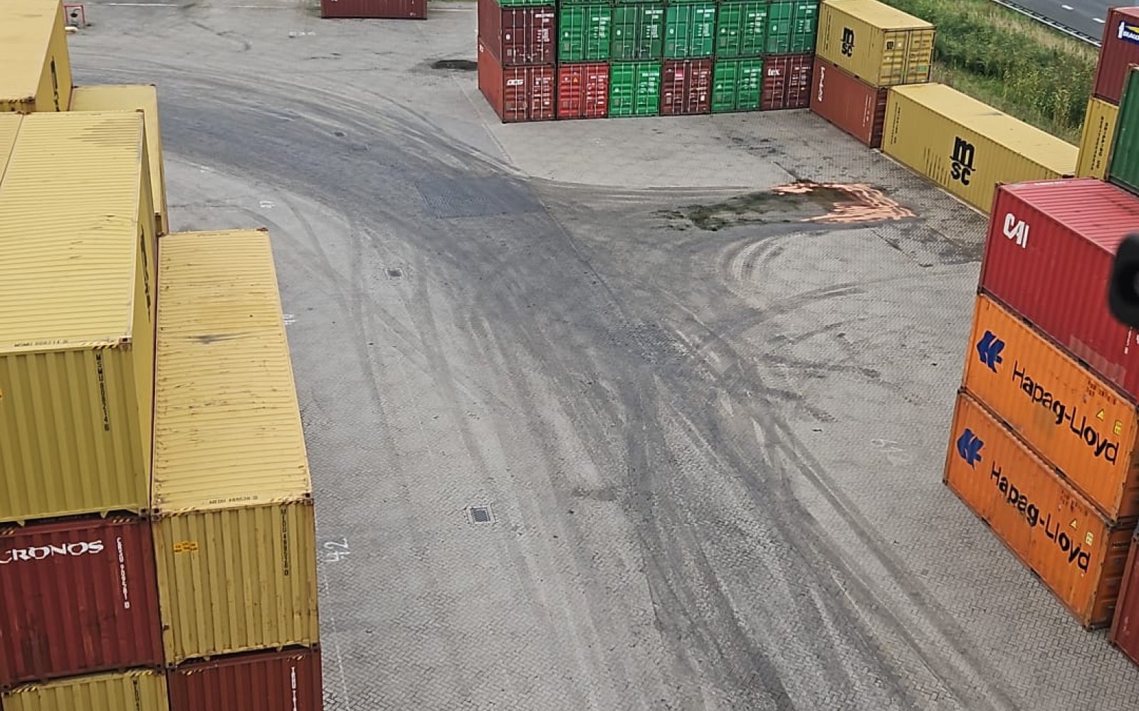 IMS lost een olielekkage op bij een bedrijventerrein